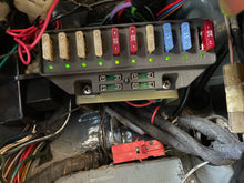 将图片加载到图库查看器,BMW CS Coupe (E9) Blade Fuse Box