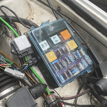 将图片加载到图库查看器,BMW Blade Fuse Auxiliary Fuse Box