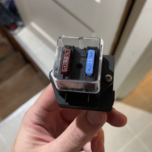 将图片加载到图库查看器,BMW Blade Fuse Auxiliary Fuse Box
